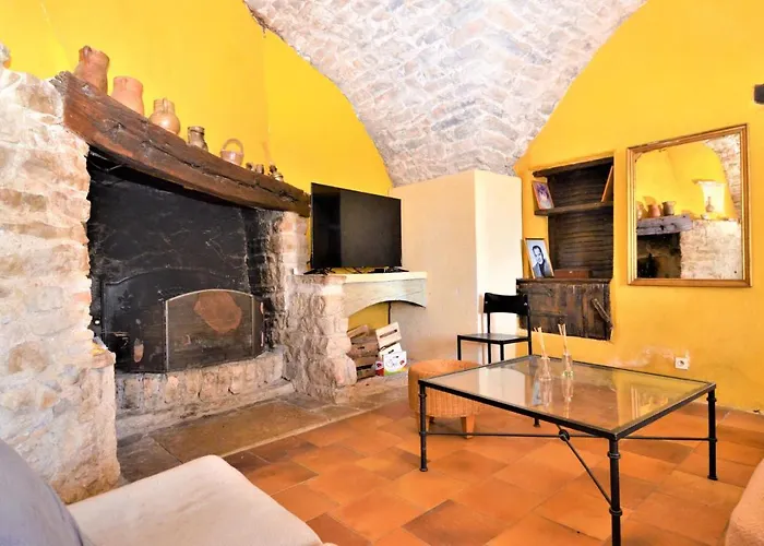 Cozy In St-hippolyte-du-fort